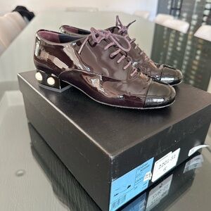 CHANEL Glossy Black and Burgundy Oxfords